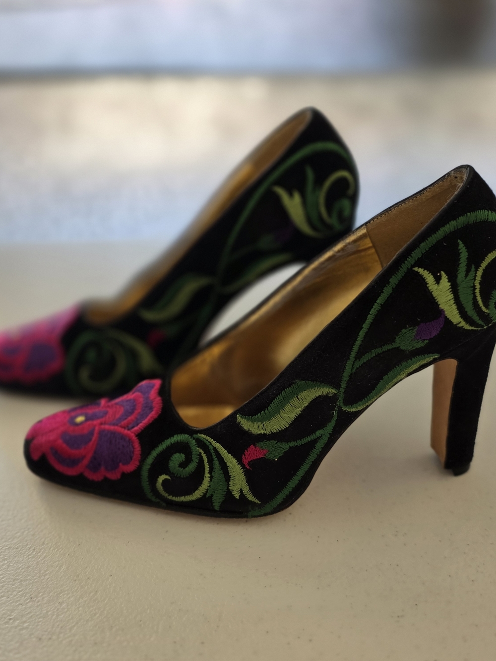 ZALO‎ Black Suede Floral Embroidered Pumps Heels Made In Spain 5.5 - Picture 4 of 10